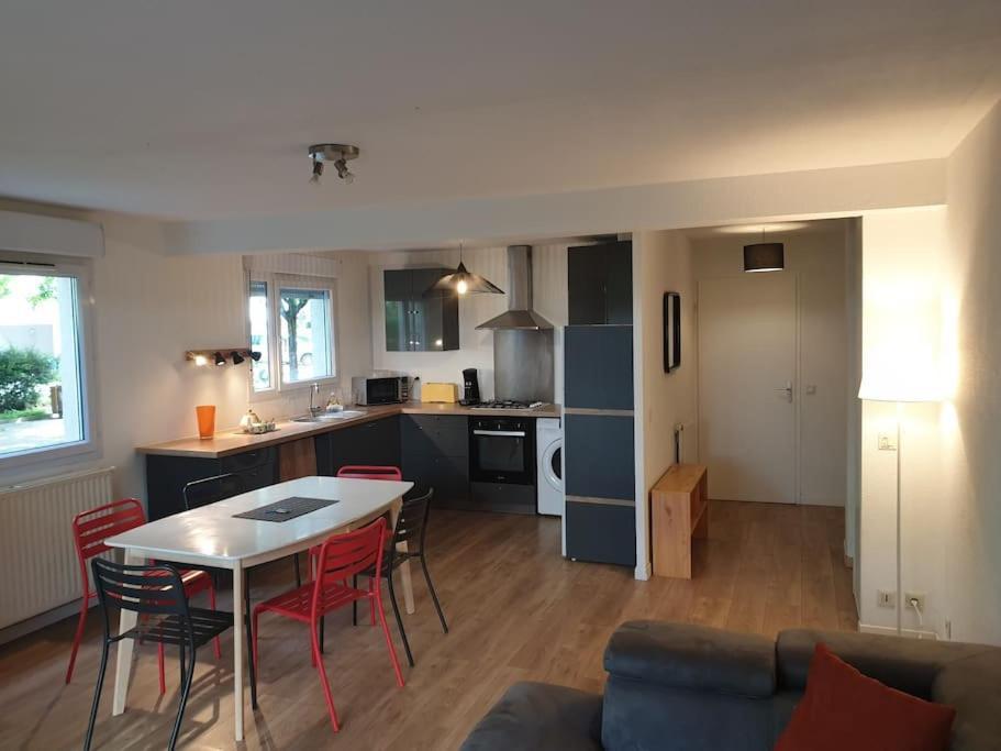 62 M2 Rez De Jardin, Terrasse , 6 Lits Et Parking Apartment Annecy Luaran gambar