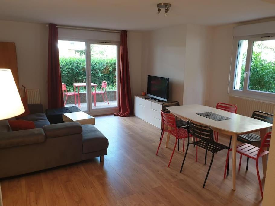 62 M2 Rez De Jardin, Terrasse , 6 Lits Et Parking Apartment Annecy Luaran gambar